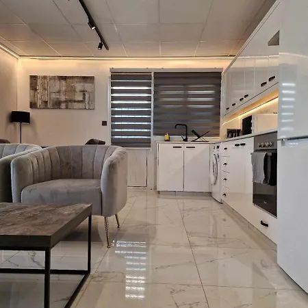 Modern House In Touristic Pyla - Oroklini! Σπίτι διακοπών *