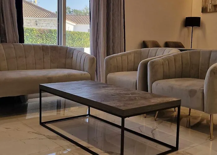 Modern House In Touristic Pyla - Oroklini! بيت للعطل *