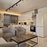 펜션 Modern House In Touristic Pyla - Oroklini!
