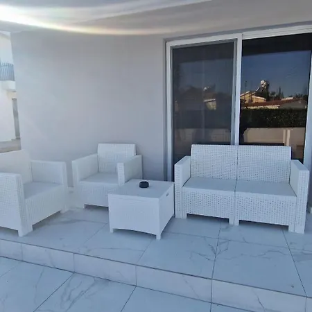 Modern House In Touristic Pyla - Oroklini! Dom wakacyjny *