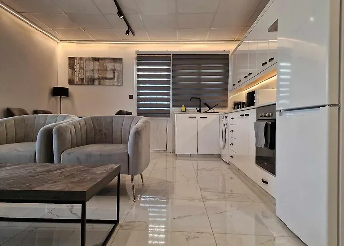 Modern House In Touristic Pyla - Oroklini! Dom wakacyjny *