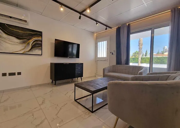 Dom wakacyjny Modern House In Touristic Pyla - Oroklini! *